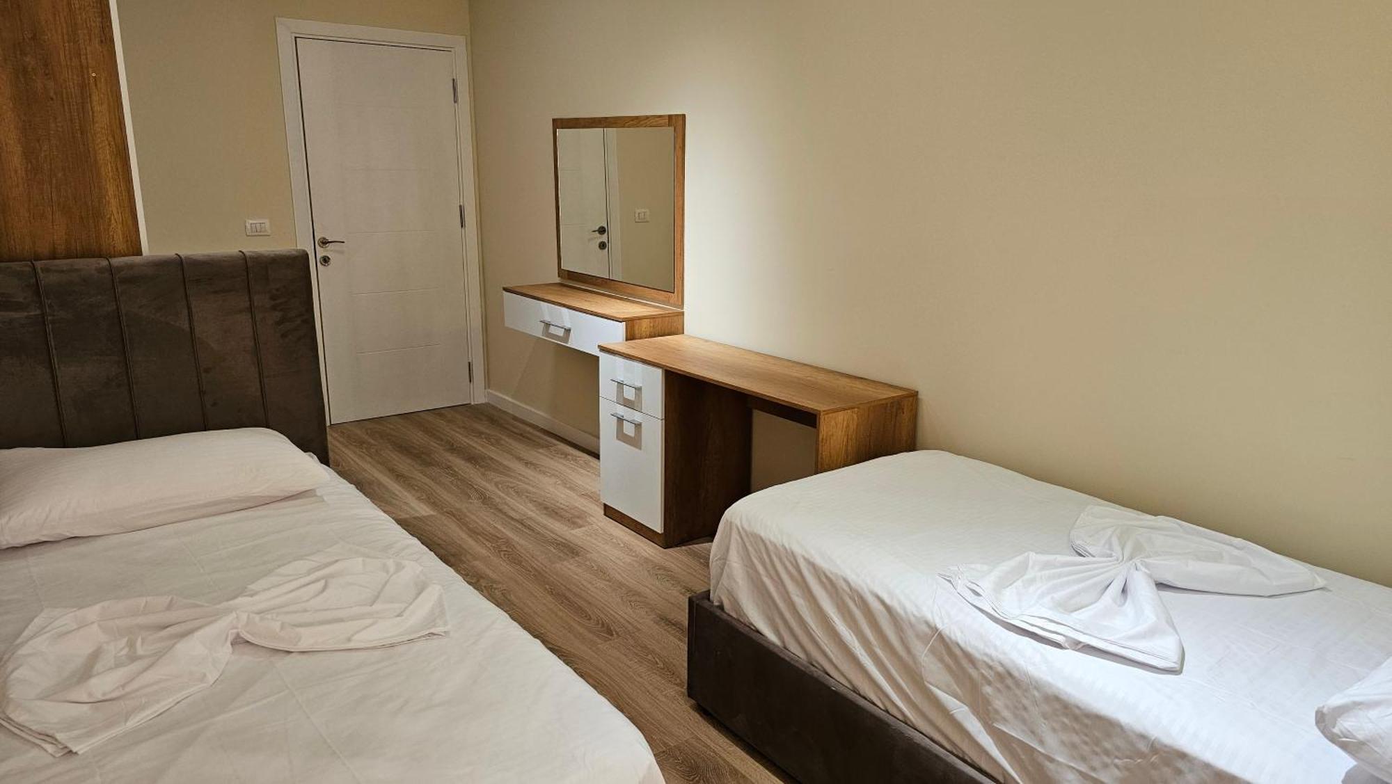 Tirana Airport Apartment エクステリア 写真