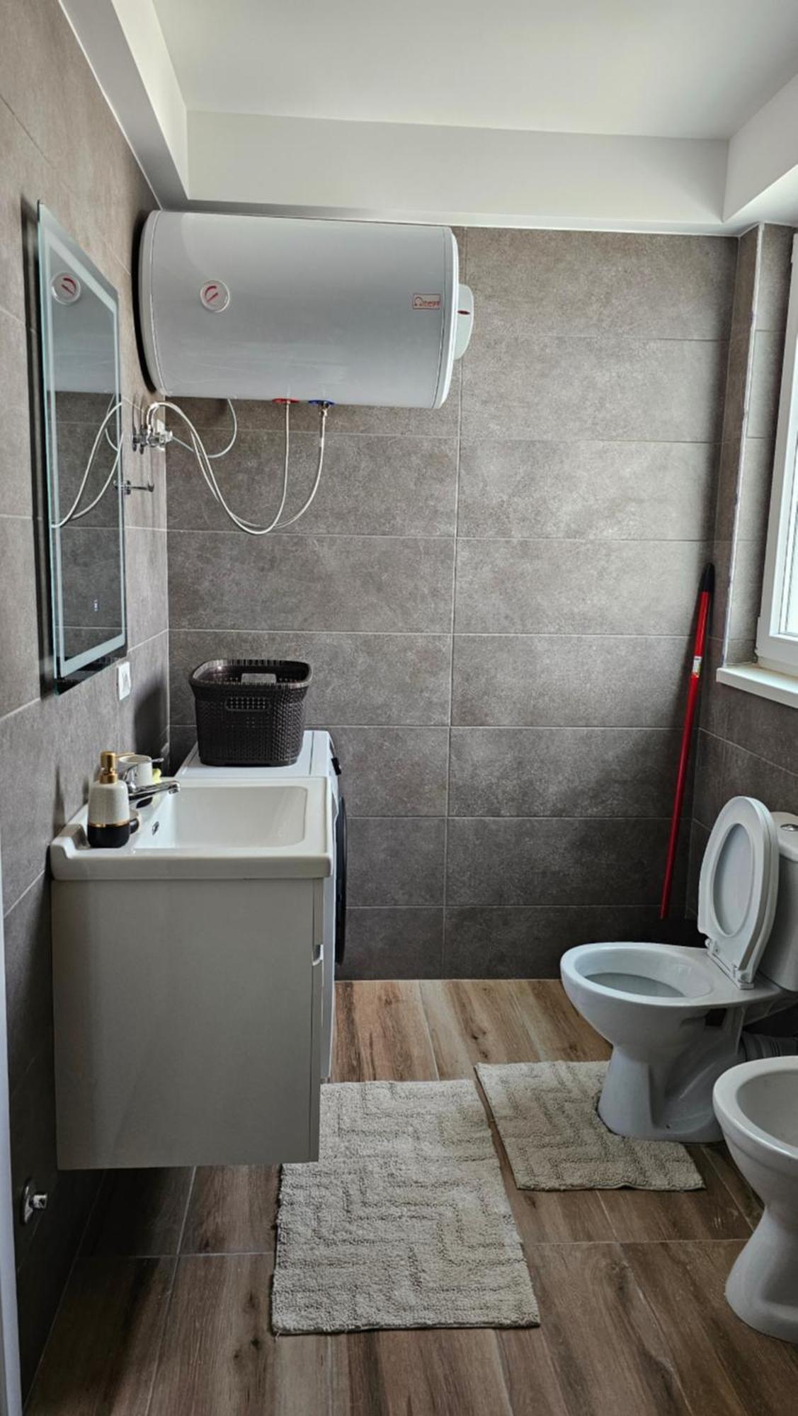 Tirana Airport Apartment エクステリア 写真